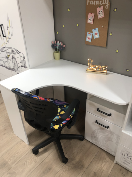 Стол угловой коллекции Престиж  от Династия Kids